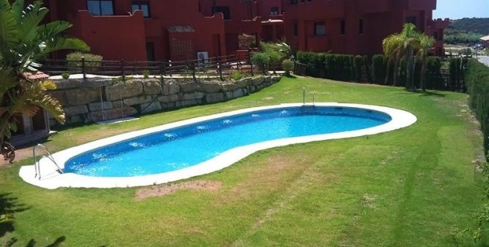 Venta de apartamento en planta baja en Casares Playa 1