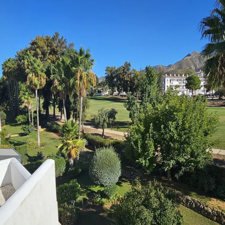 Sale of townhouse in Lauro Golf