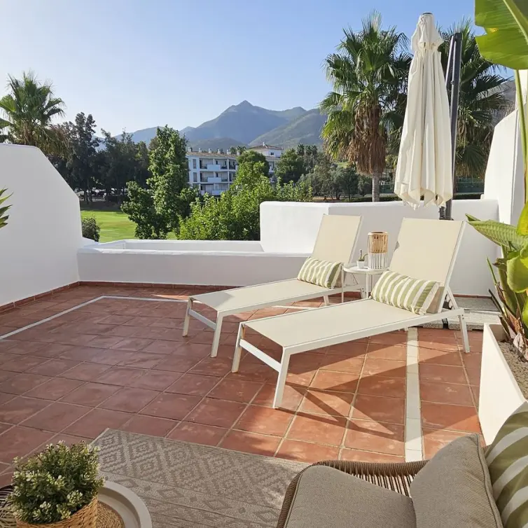 Sale of townhouse in Lauro Golf