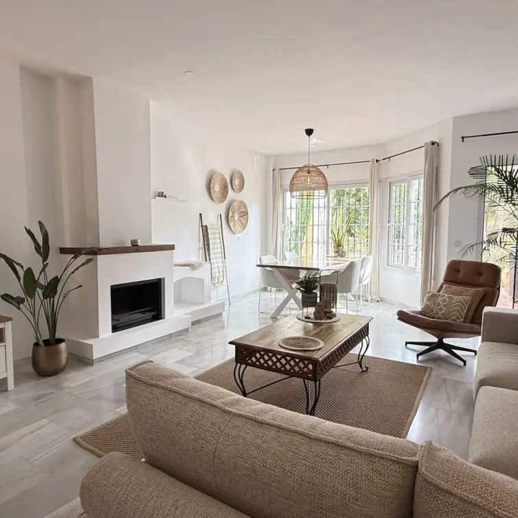 Sale of townhouse in Lauro Golf