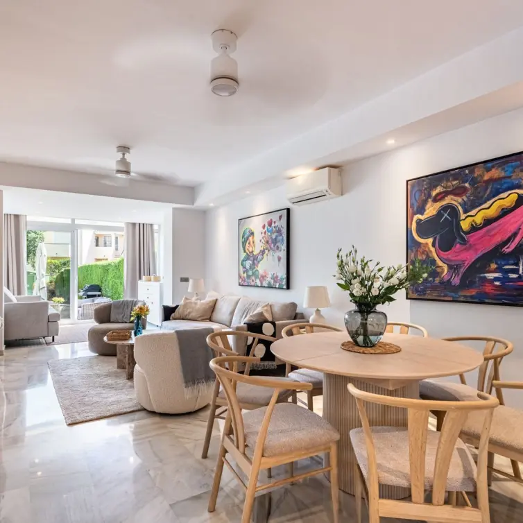 Sale of ground floor apartment in El Paraiso