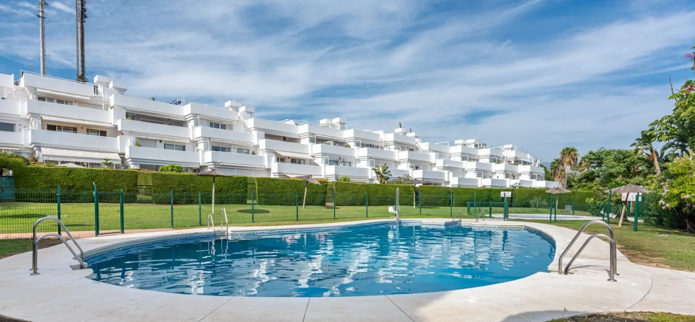 Продажа апартаментов на первом этаже в El Paraiso 2
