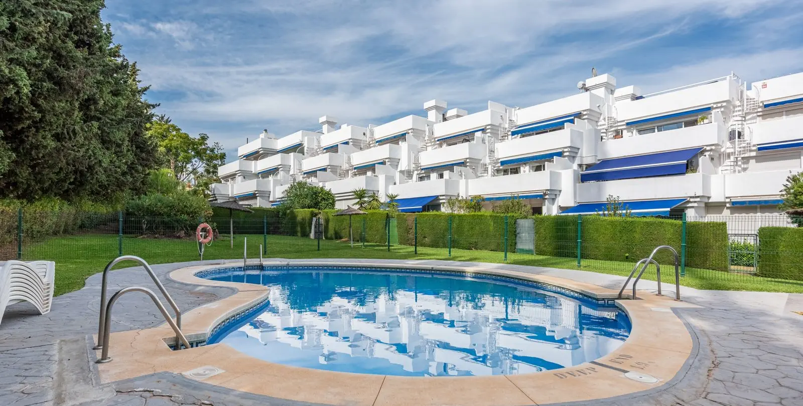 Продажа апартаментов на первом этаже в El Paraiso 29