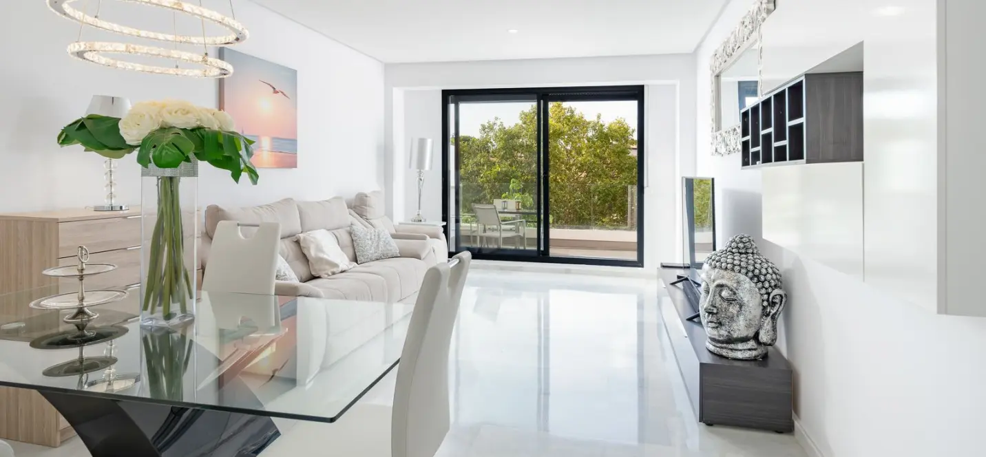 Sale of middle floor apartment in Marbella 0