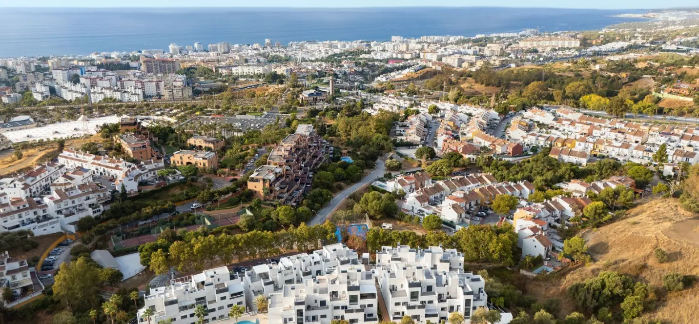 Sale of middle floor apartment in Marbella 1