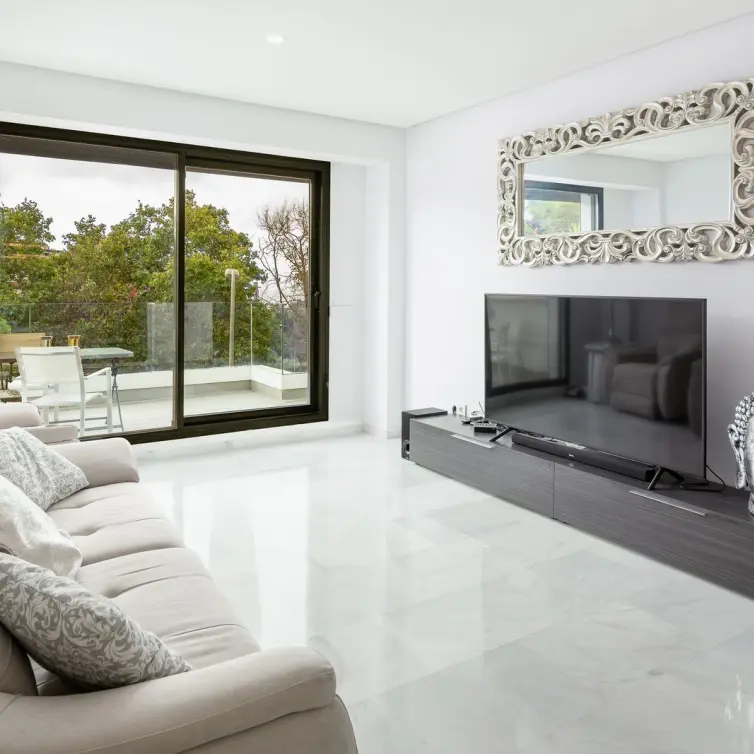 Sale of middle floor apartment in Marbella