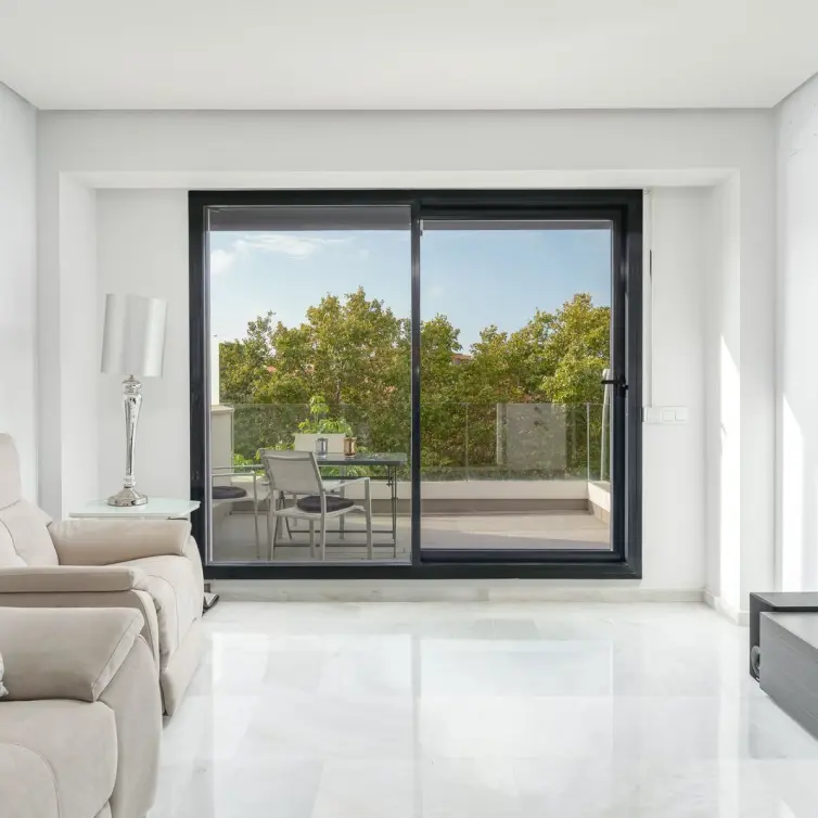 Sale of middle floor apartment in Marbella