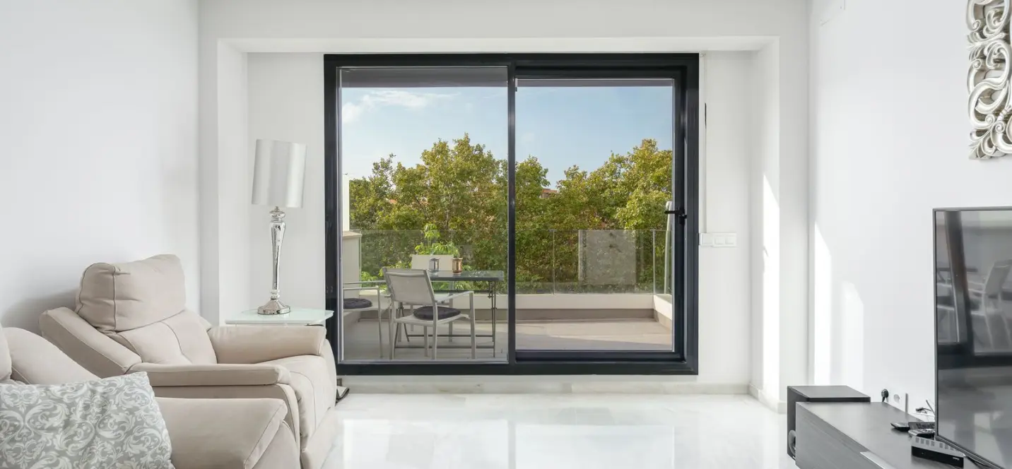Sale of middle floor apartment in Marbella 3