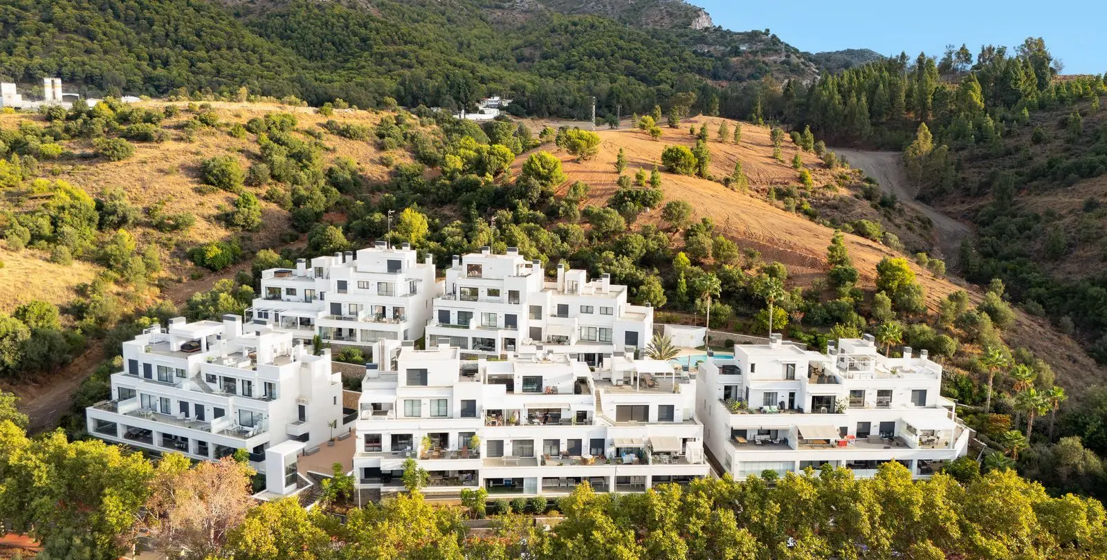 Venta de apartamento en planta media en Marbella 13