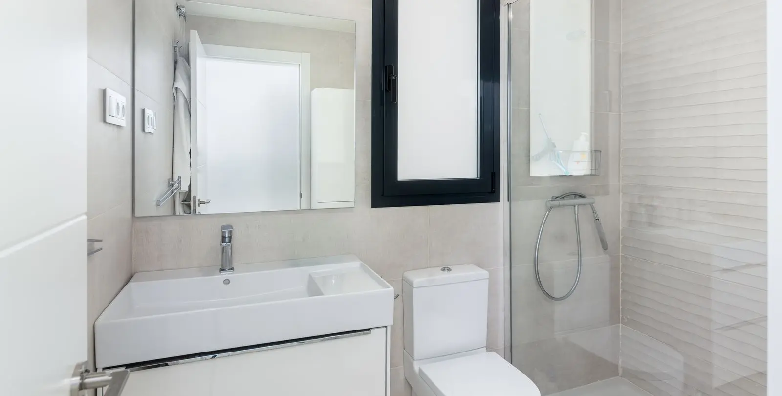 Venta de apartamento en planta media en Marbella 16