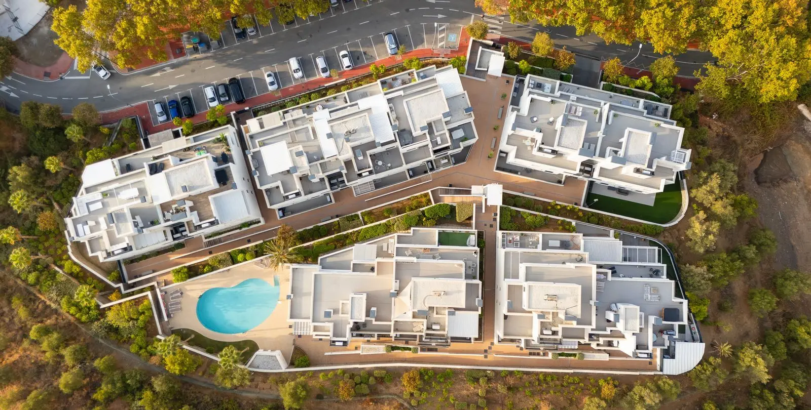 Venta de apartamento en planta media en Marbella 23