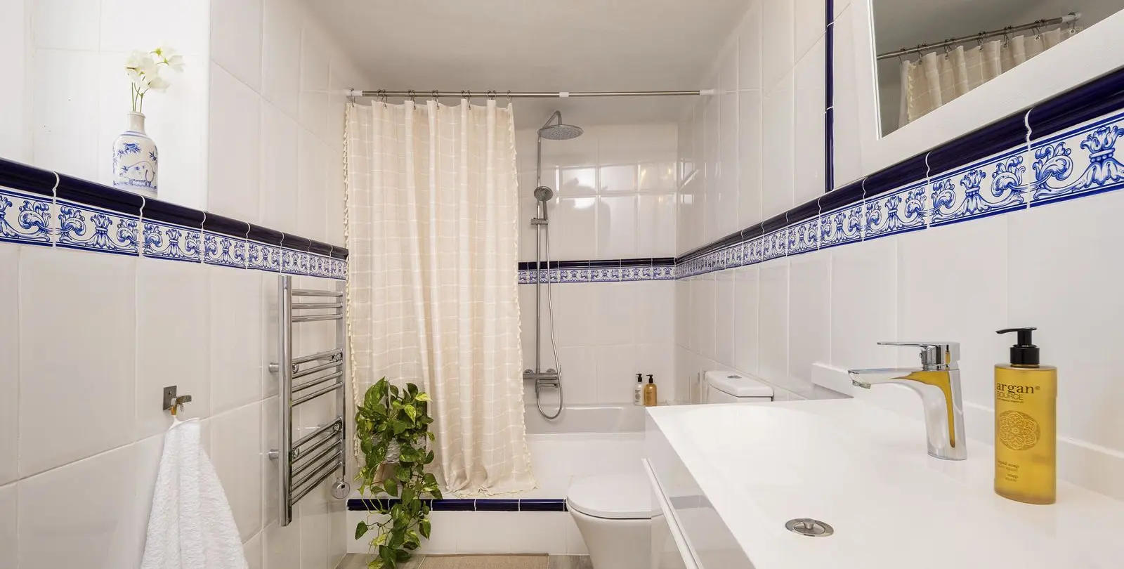 Продажа таунхауса в Coín 27