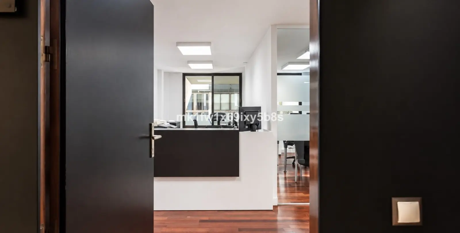 Venta de oficina en Marbella 4