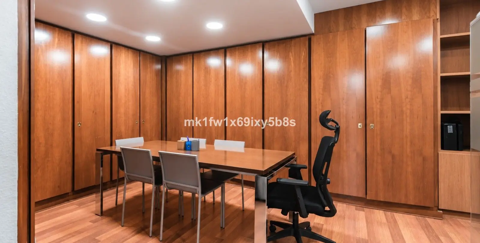 Venta de oficina en Marbella 6