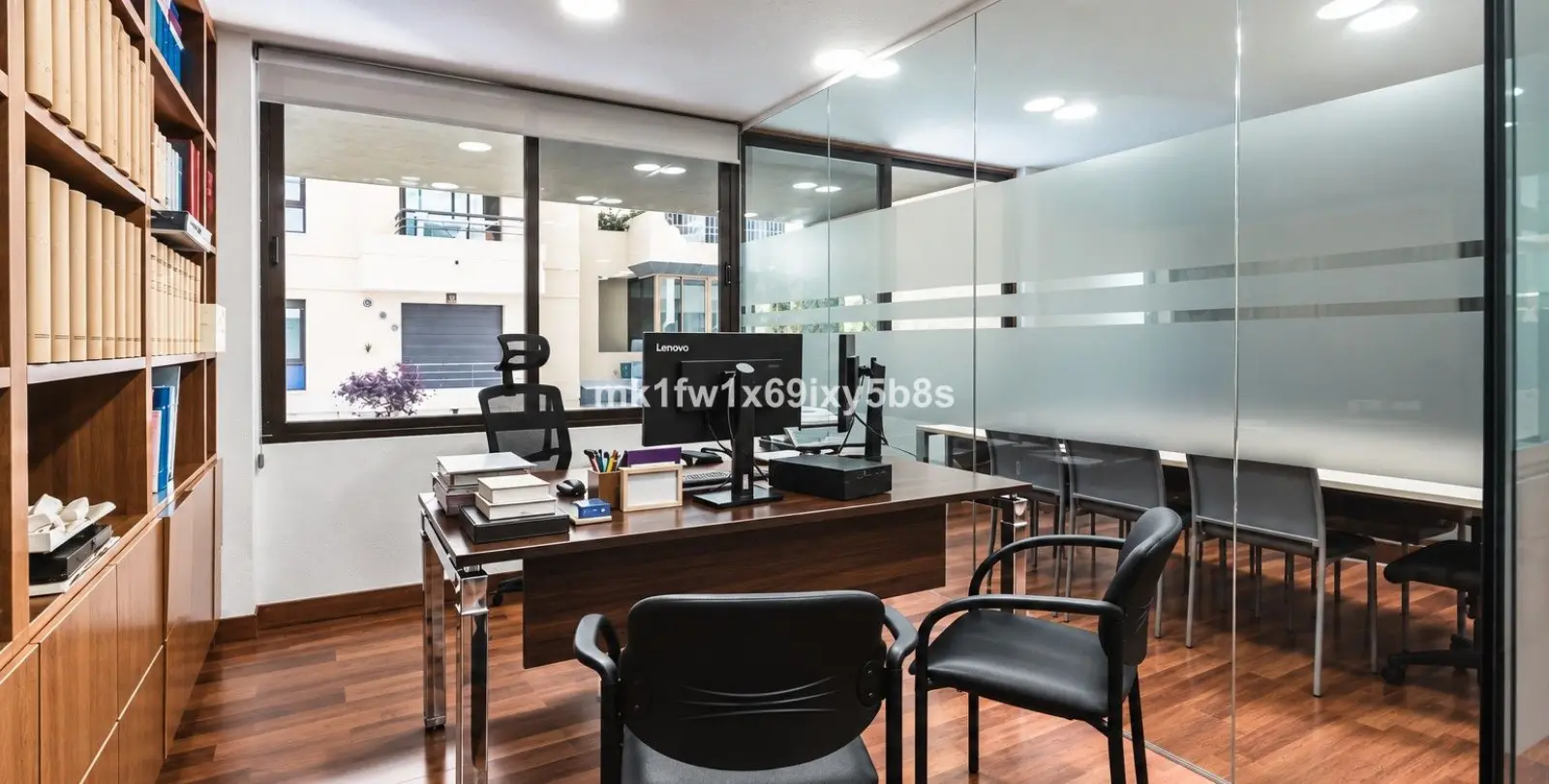 Venta de oficina en Marbella 8