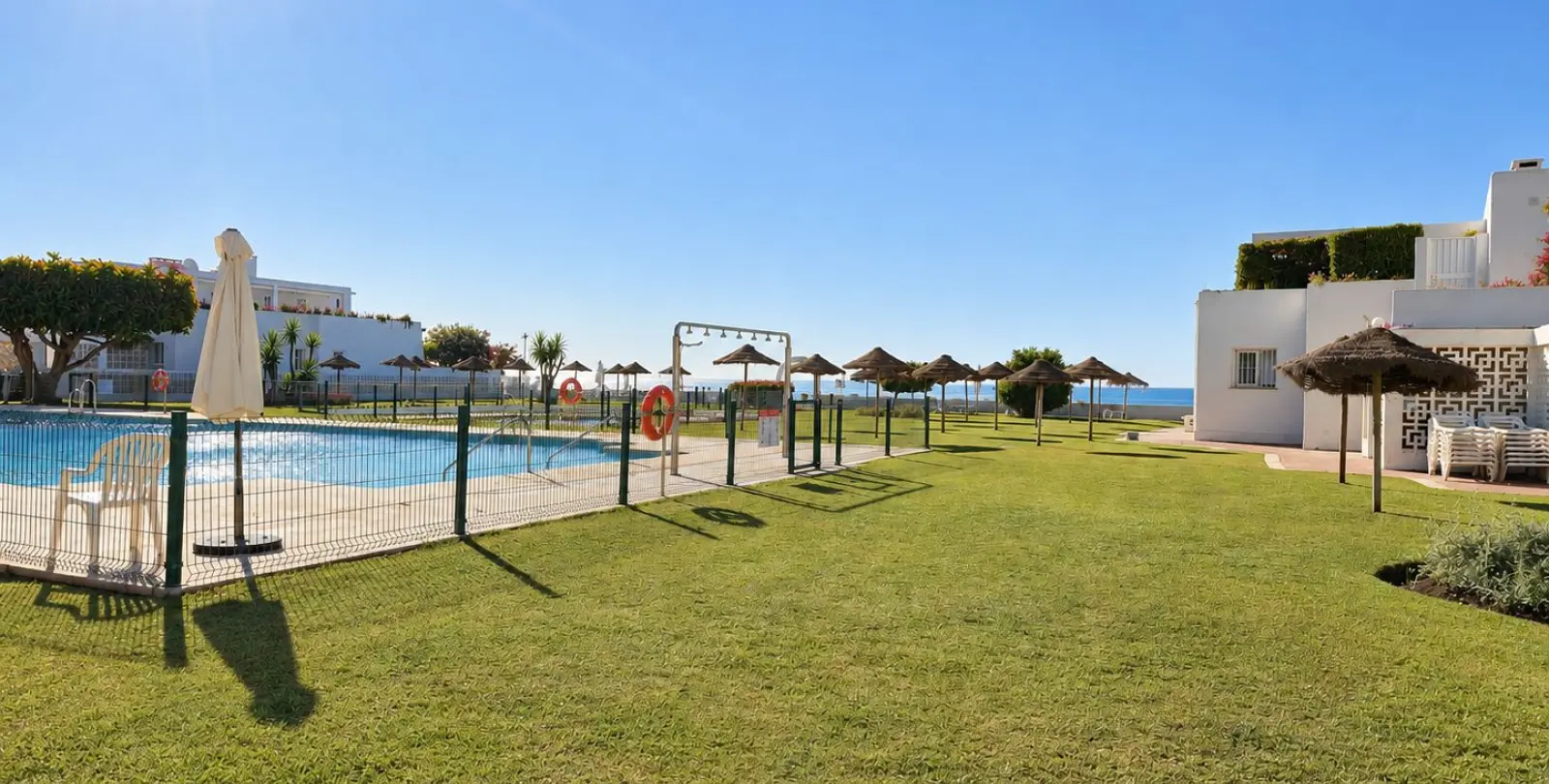 Продажа апартаментов на первом этаже в Guadalmina Baja 2