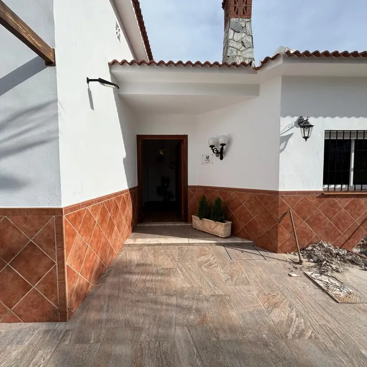 Продажа  отдельно стоящей виллы в Alhaurín de la Torre