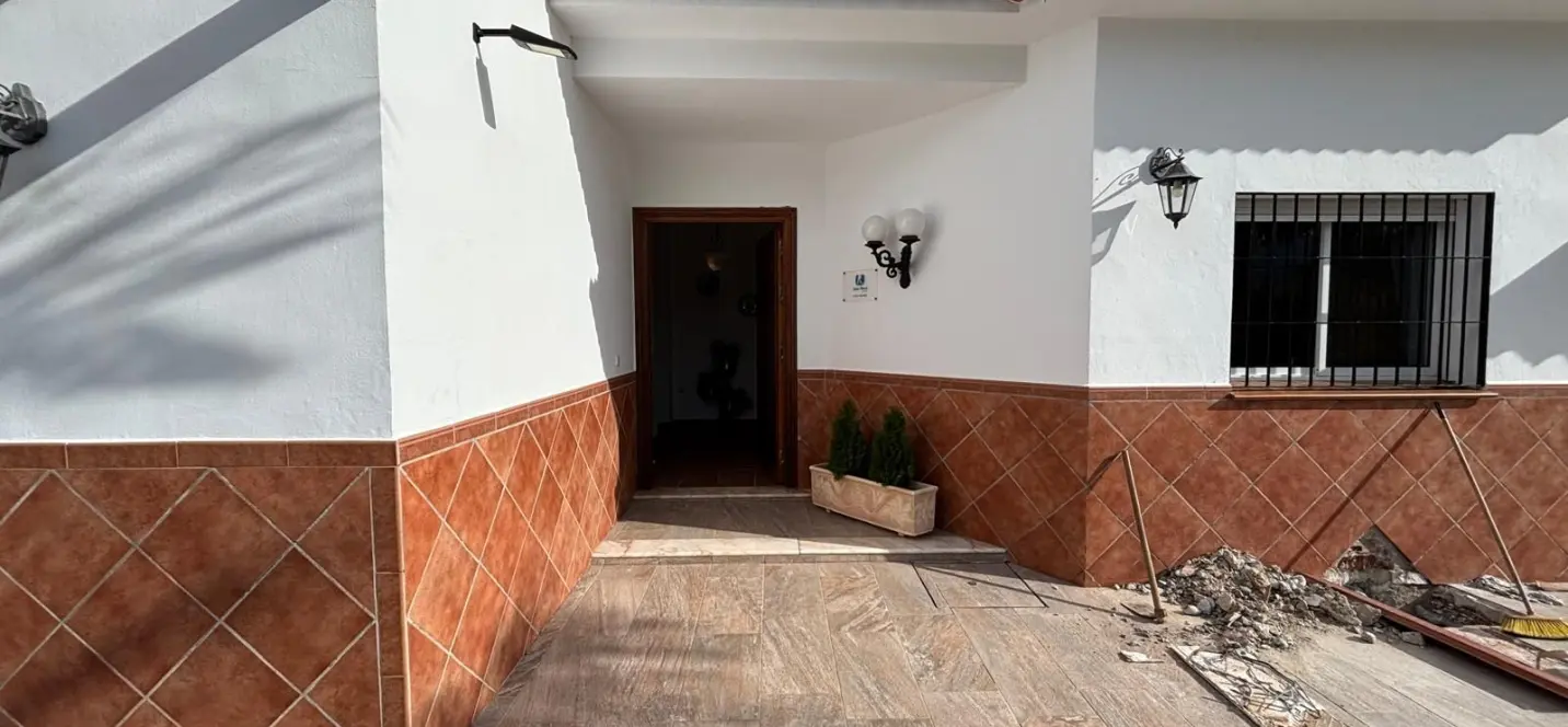 Продажа  отдельно стоящей виллы в Alhaurín de la Torre 2
