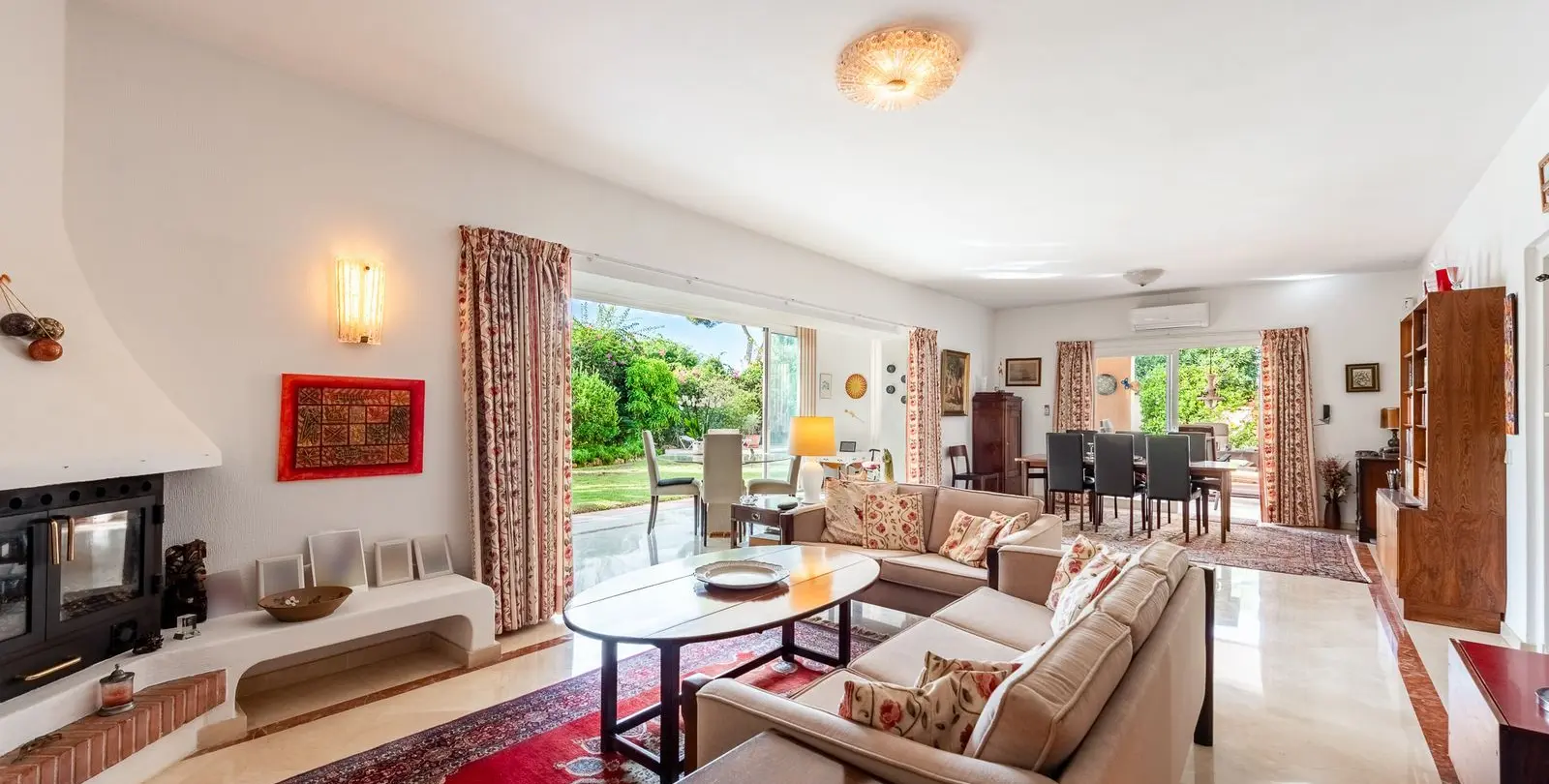Venta de villa independiente en El Paraiso 3