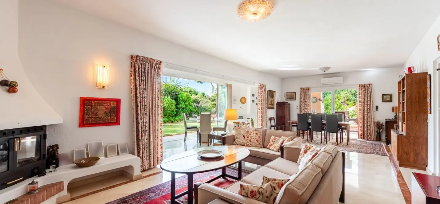 Venta de villa independiente en El Paraiso 2