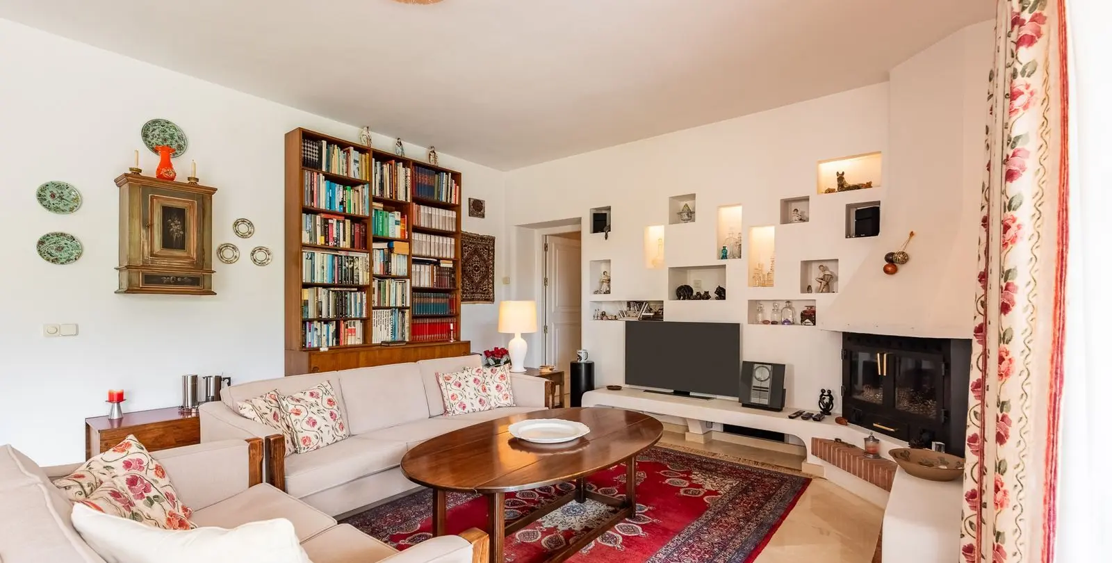 Venta de villa independiente en El Paraiso 4