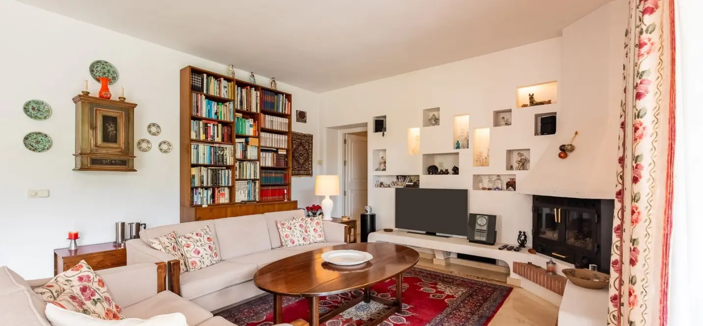 Venta de villa independiente en El Paraiso 3