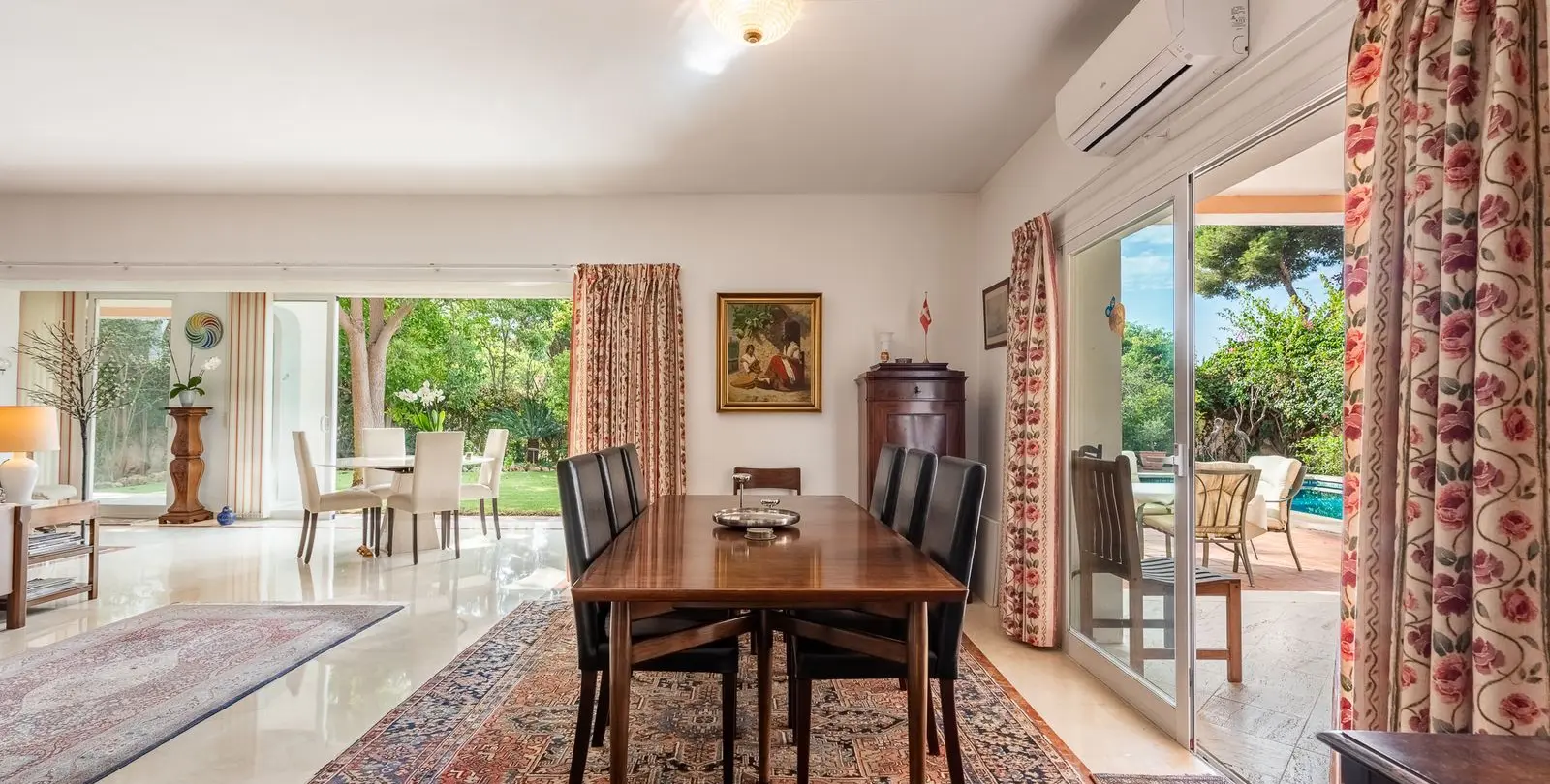 Venta de villa independiente en El Paraiso 5