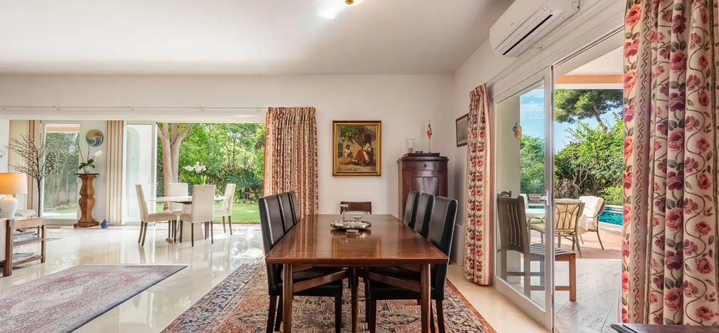 Venta de villa independiente en El Paraiso 4