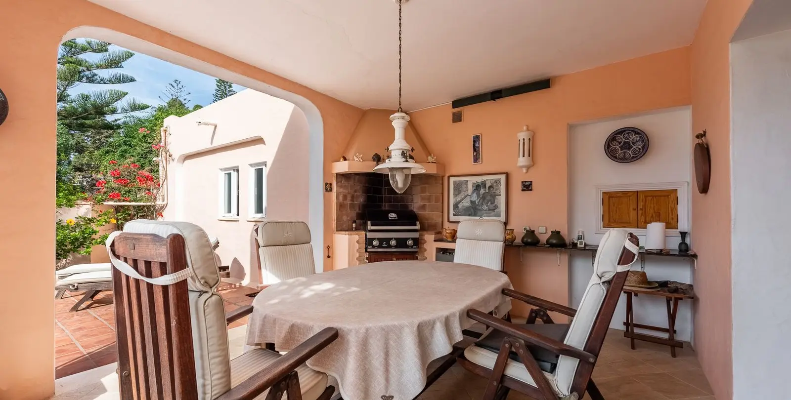 Venta de villa independiente en El Paraiso 13