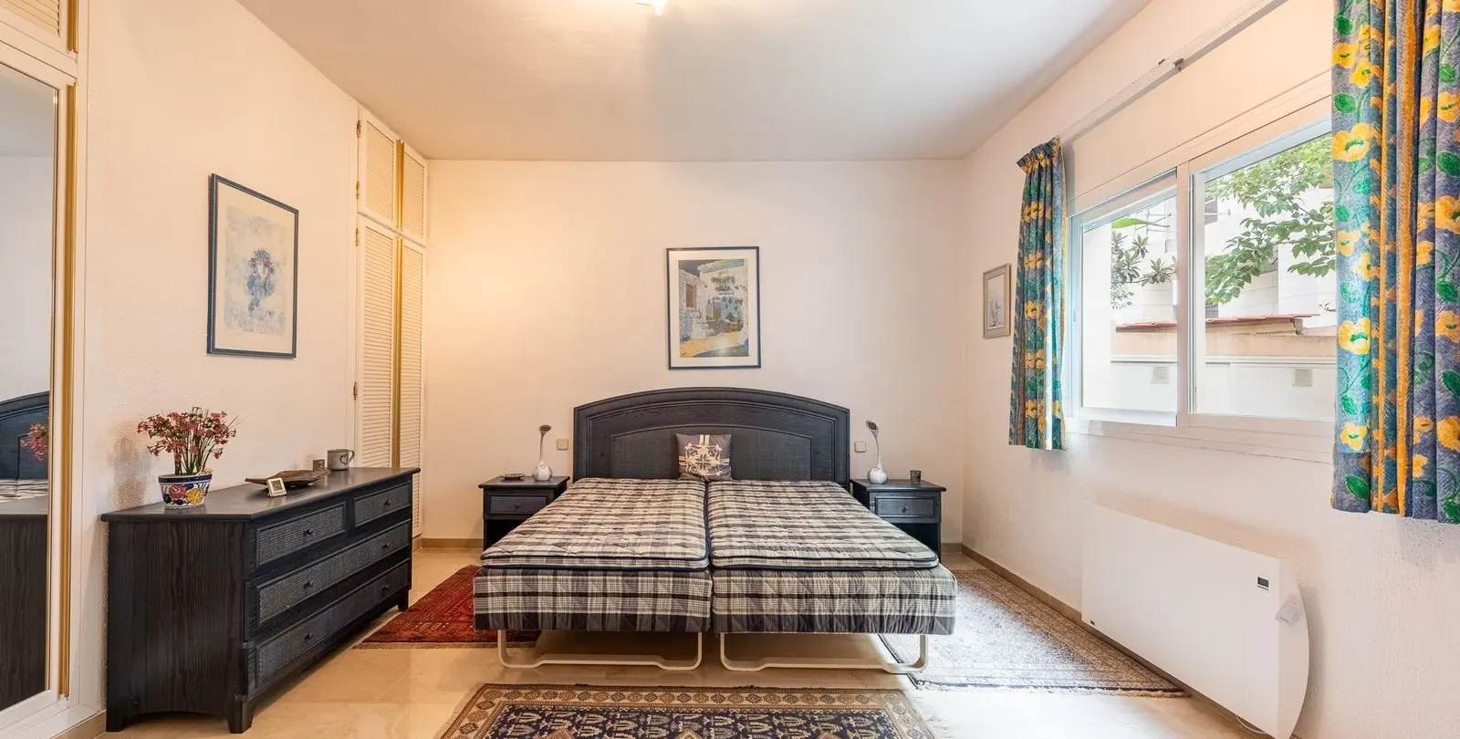 Venta de villa independiente en El Paraiso 24