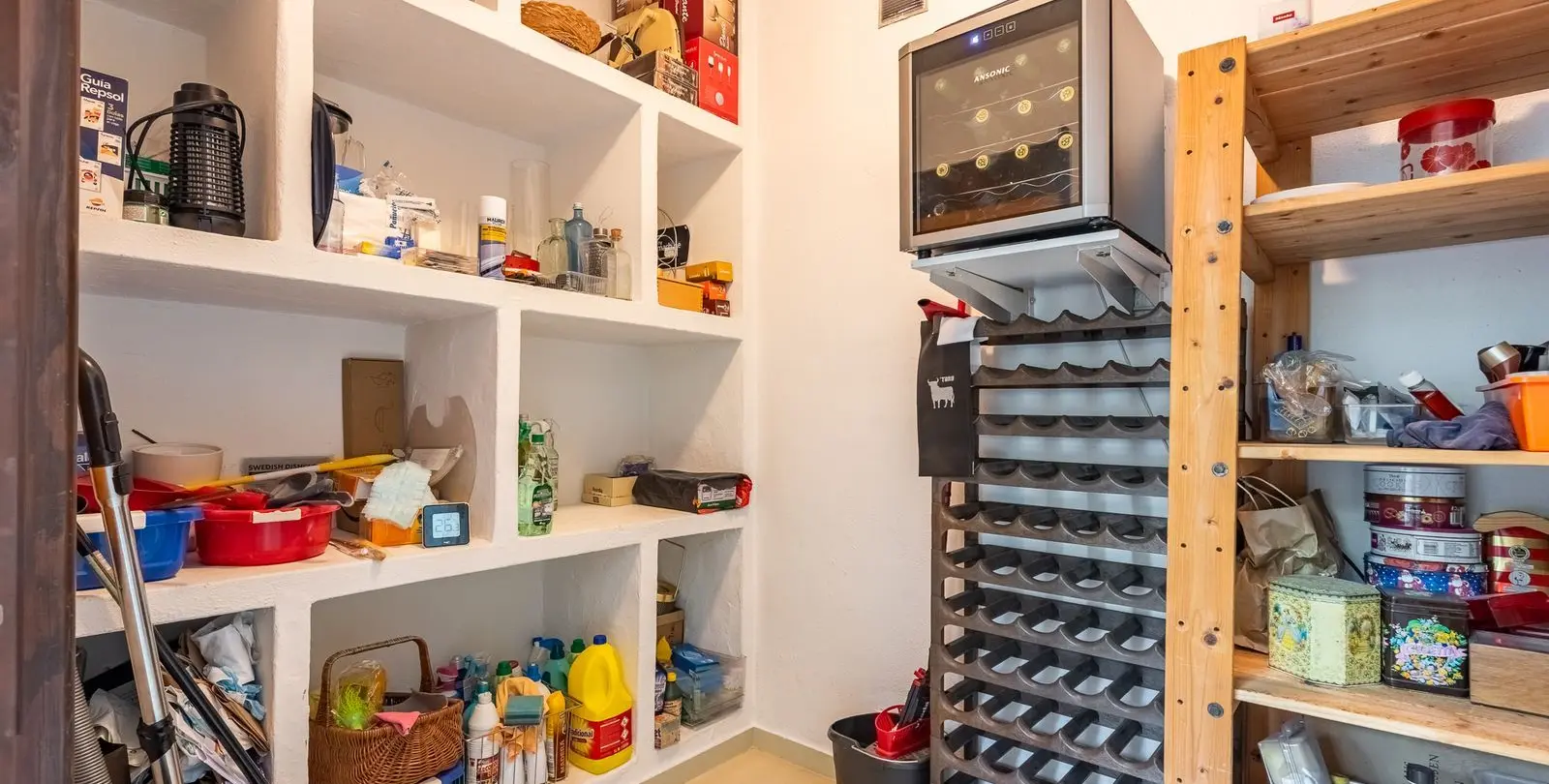 Venta de villa independiente en El Paraiso 28