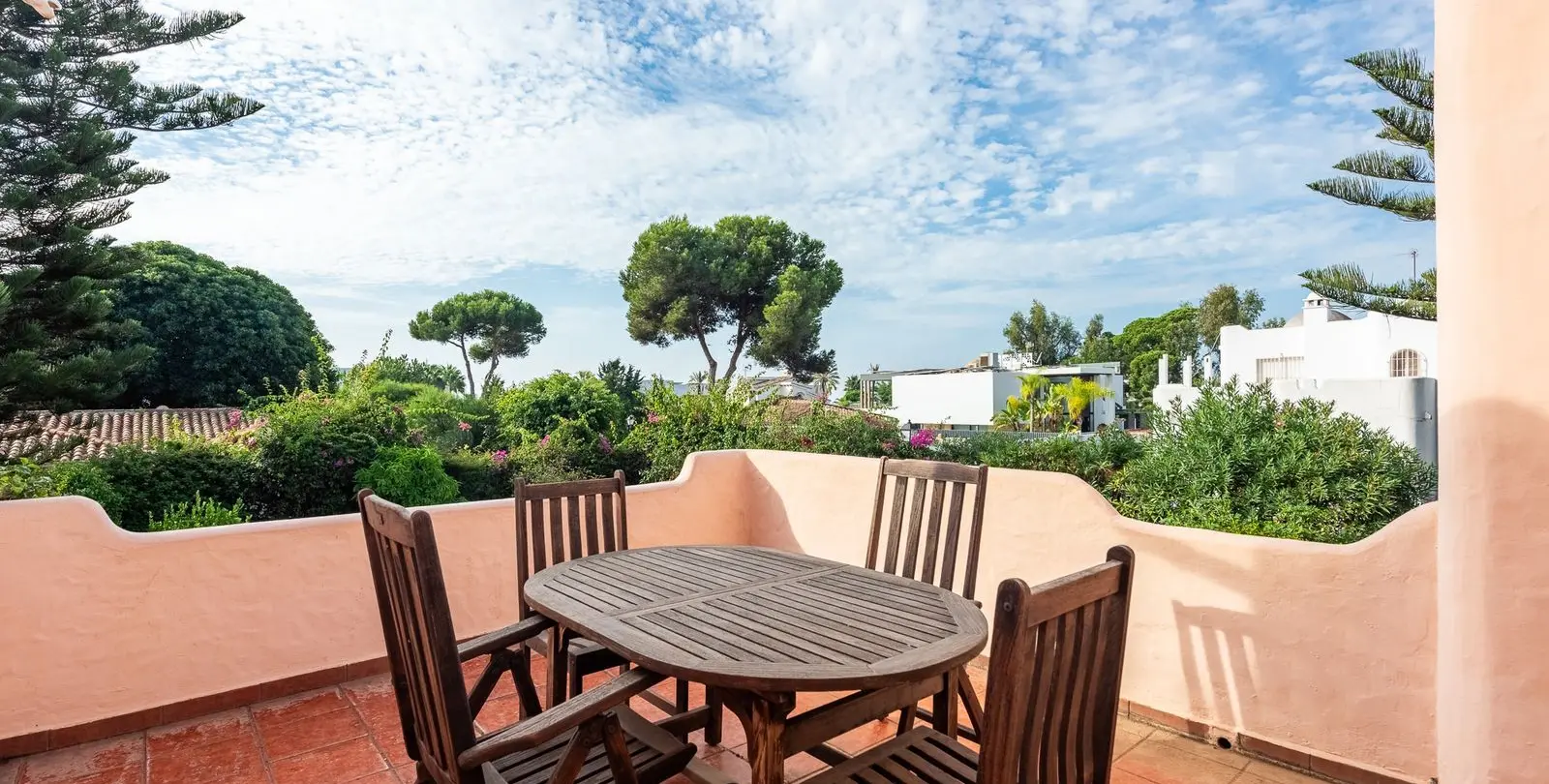 Venta de villa independiente en El Paraiso 30