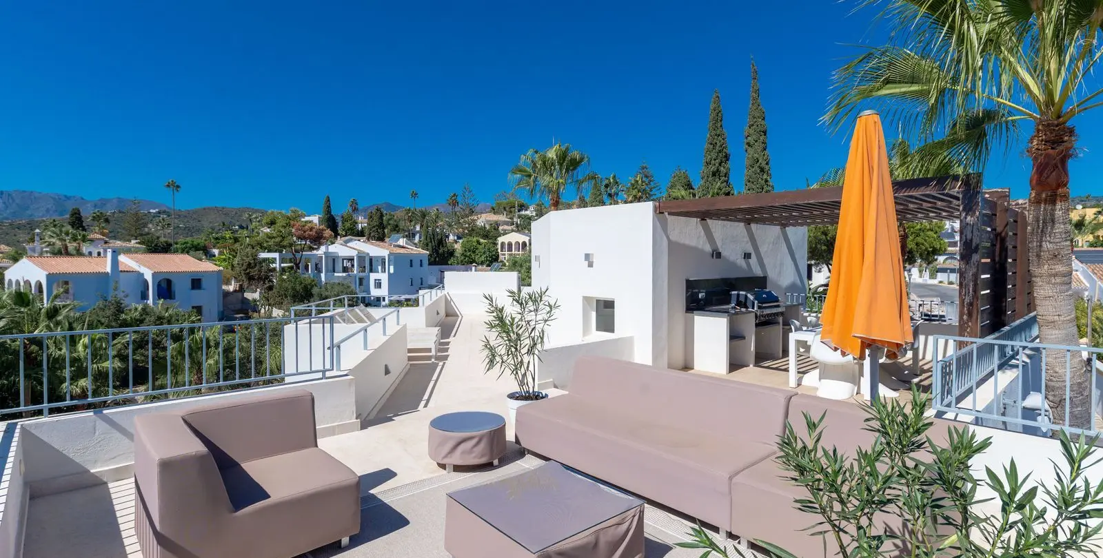 Venta de villa independiente en El Rosario 3