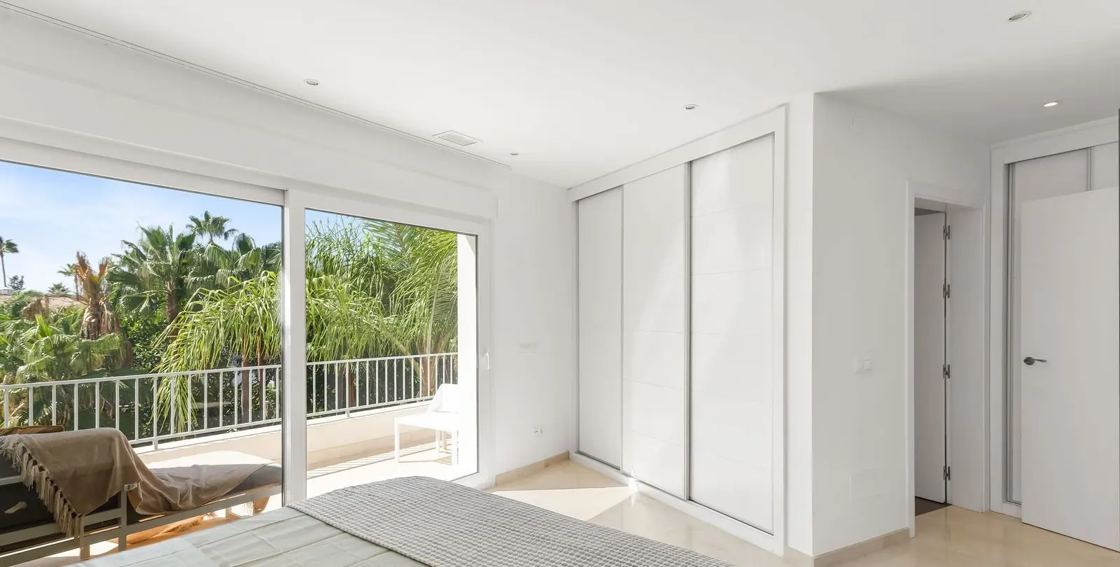 Venta de villa independiente en El Rosario 23