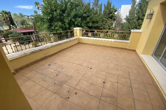 Image 4 thumb