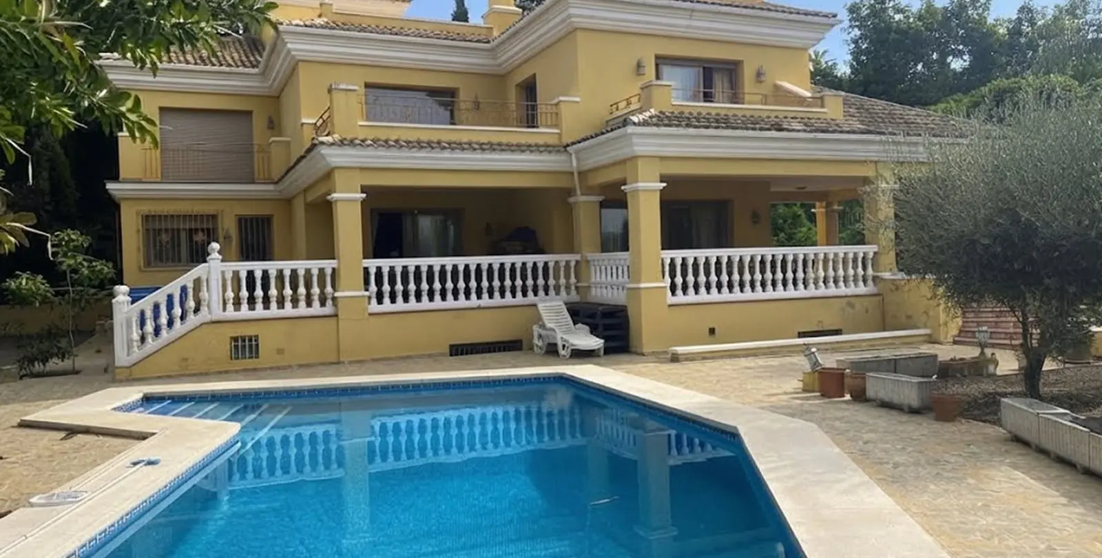 Venta de villa independiente en Nueva Andalucía 36