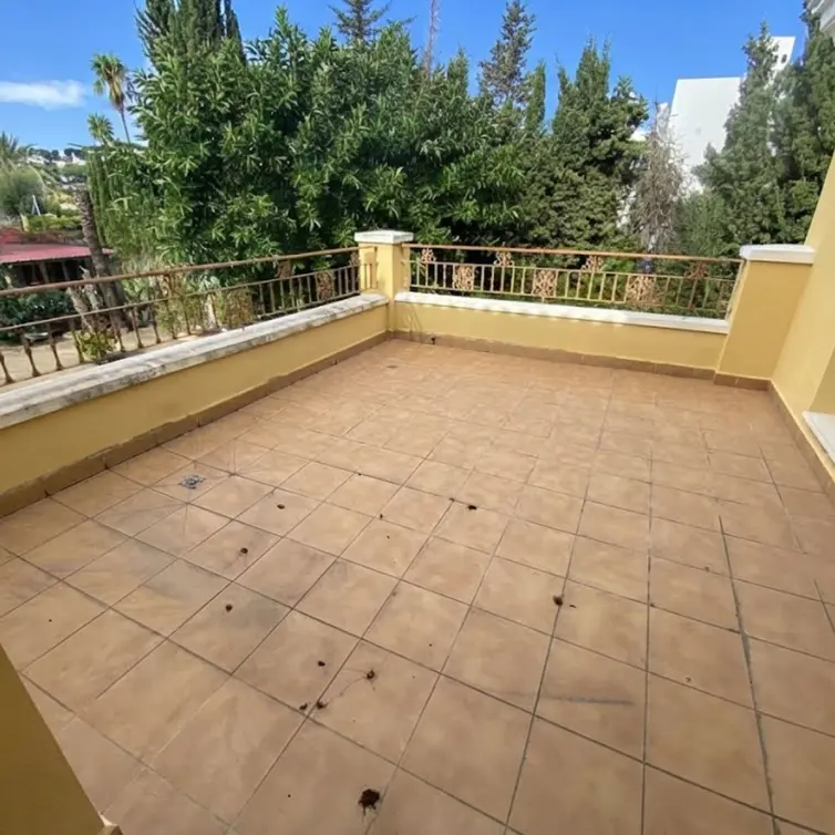 Venta de villa independiente en Nueva Andalucía