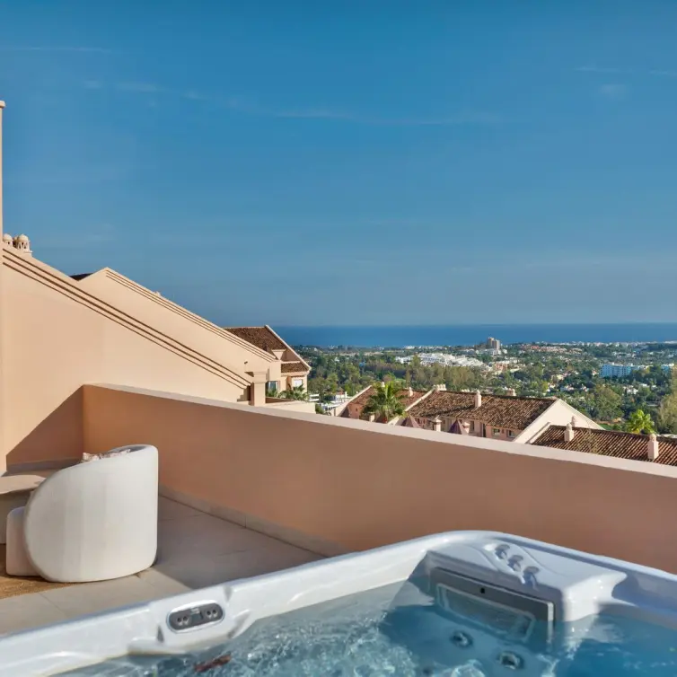 Venta de ático dúplex en Marbella