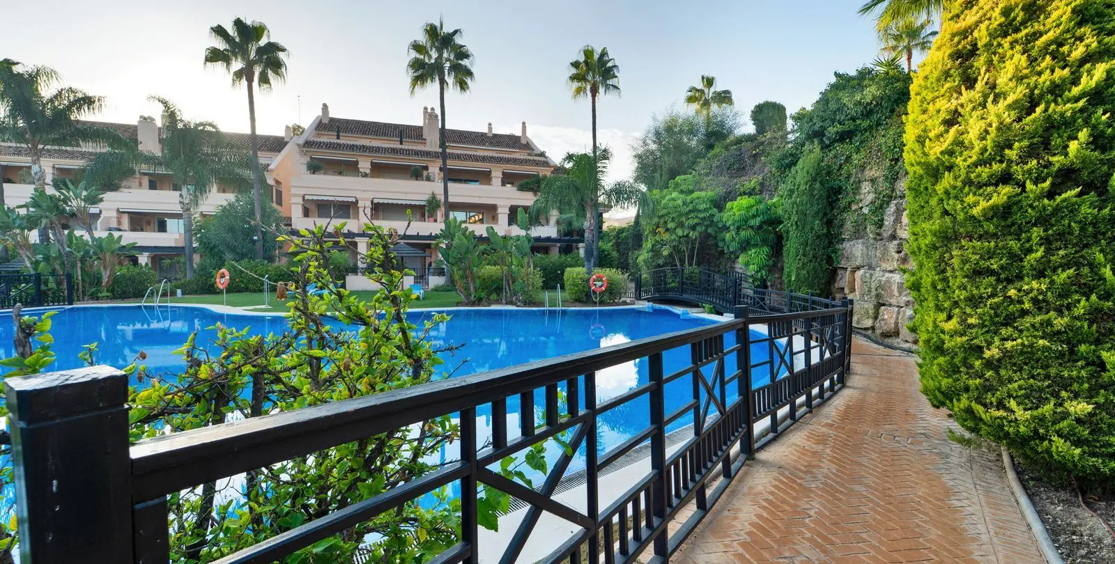 Venta de ático dúplex en Marbella 17