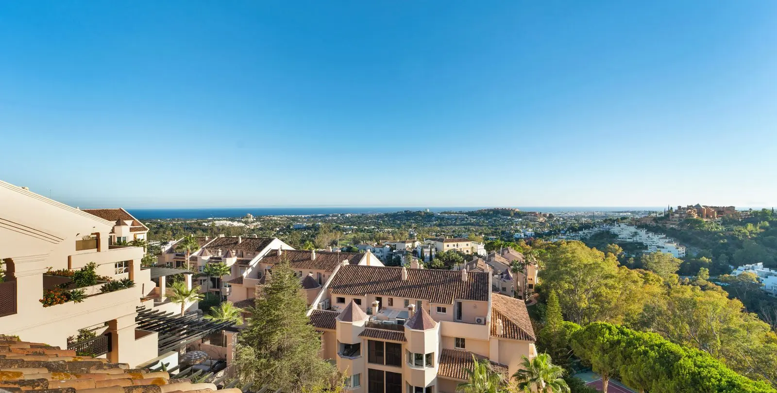 Venta de ático dúplex en Marbella 43