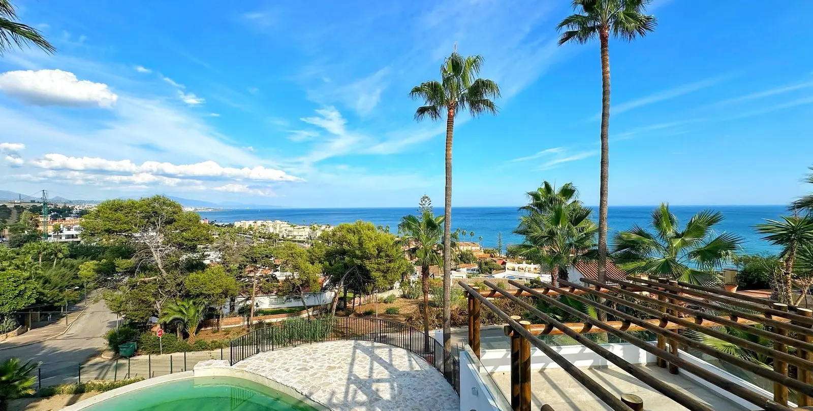 Venta de villa independiente en Estepona 1