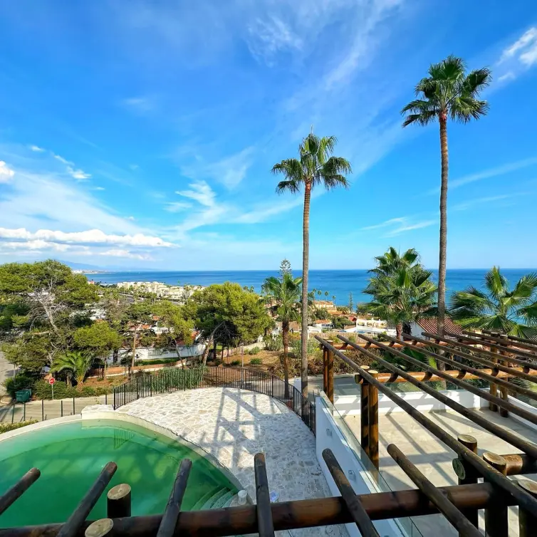 Venta de villa independiente en Estepona