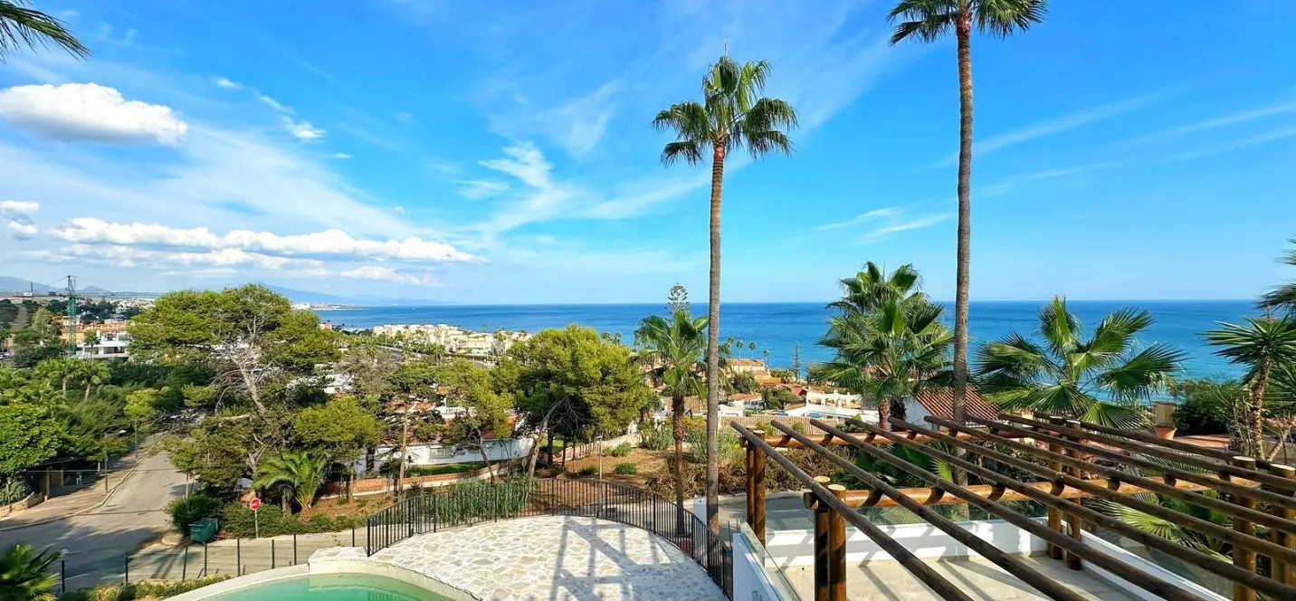 Venta de villa independiente en Estepona 0