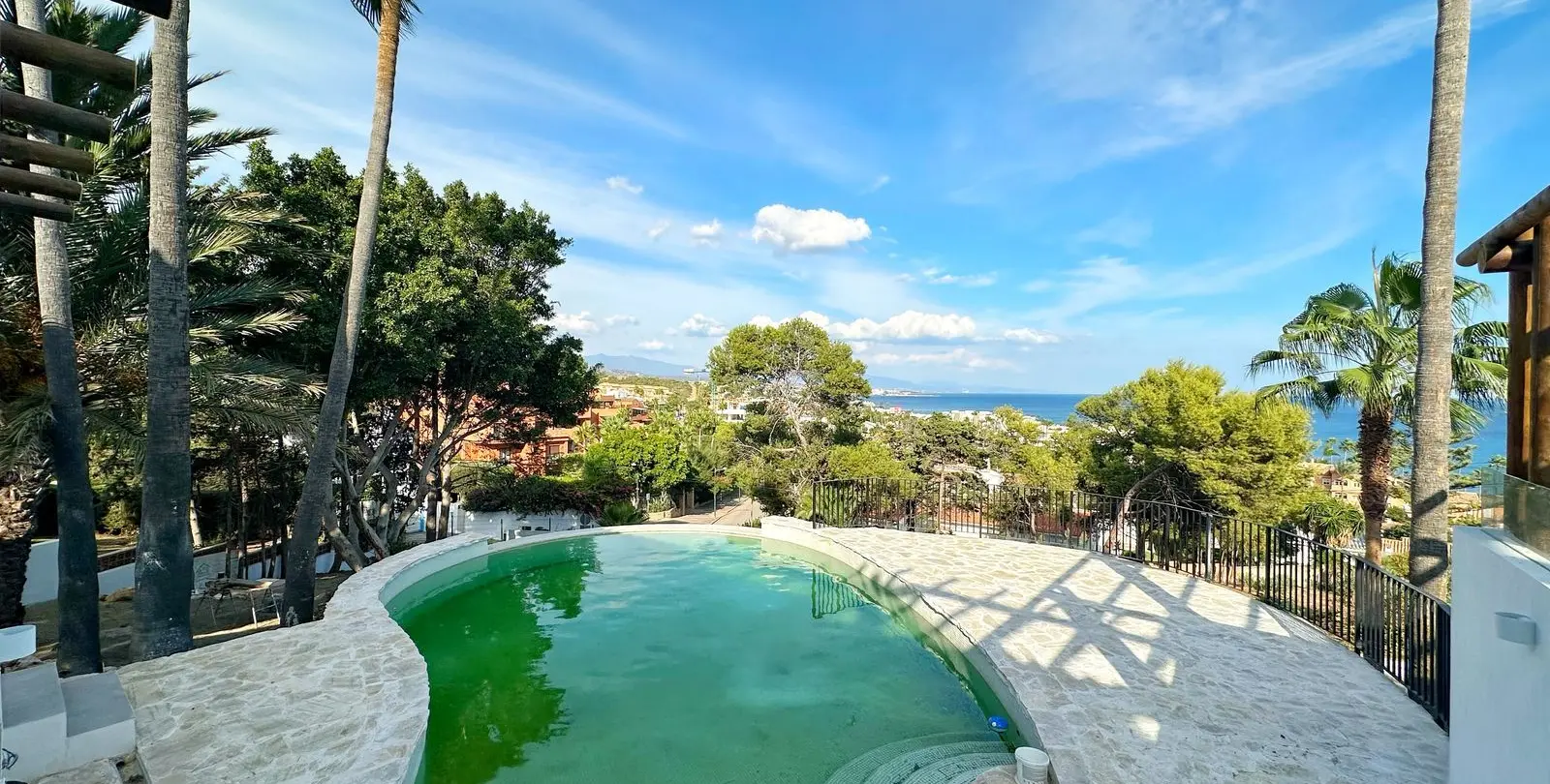 Venta de villa independiente en Estepona 10