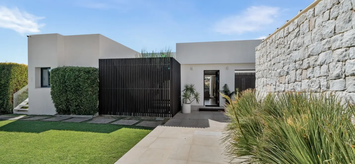 Venta de villa independiente en Nueva Andalucía 2