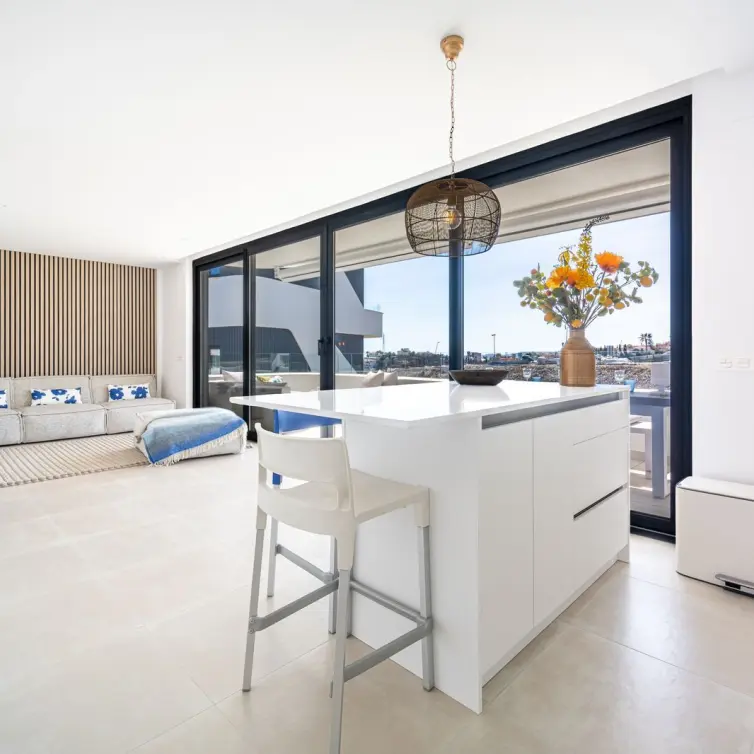 Venta de apartamento en planta media en Fuengirola