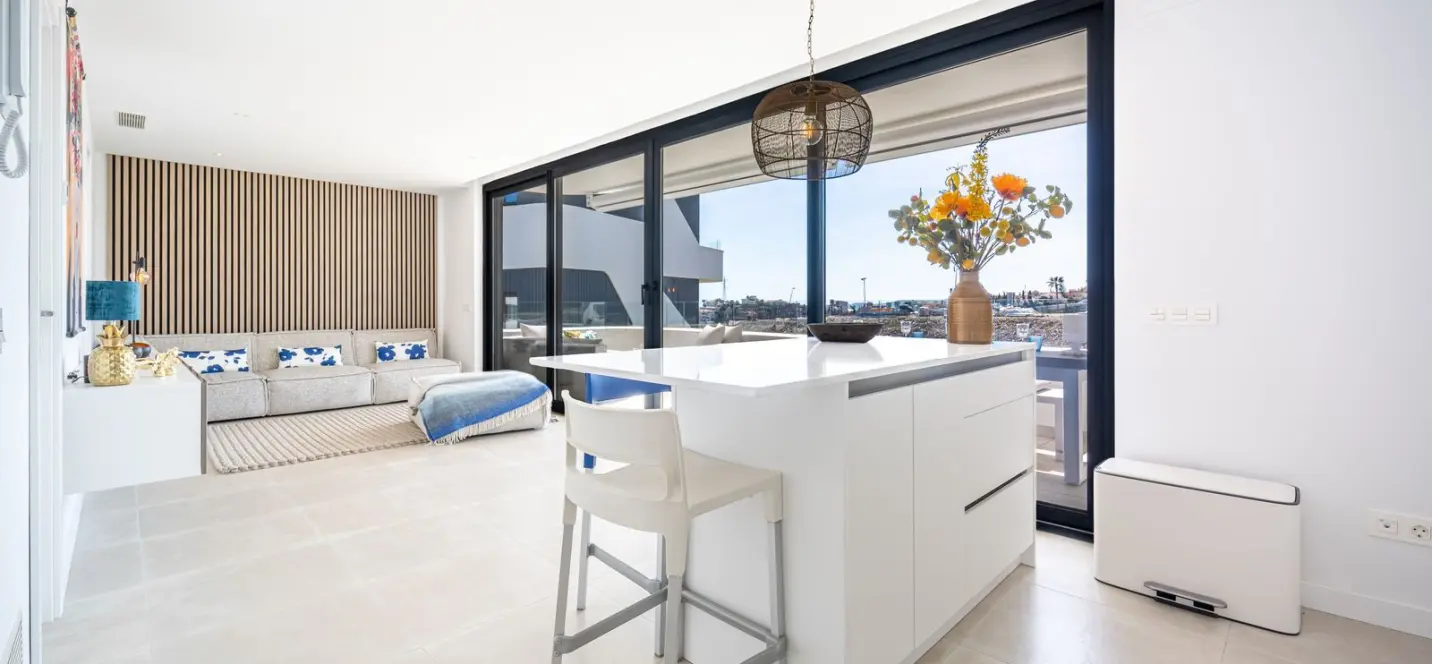 Venta de apartamento en planta media en Fuengirola 0