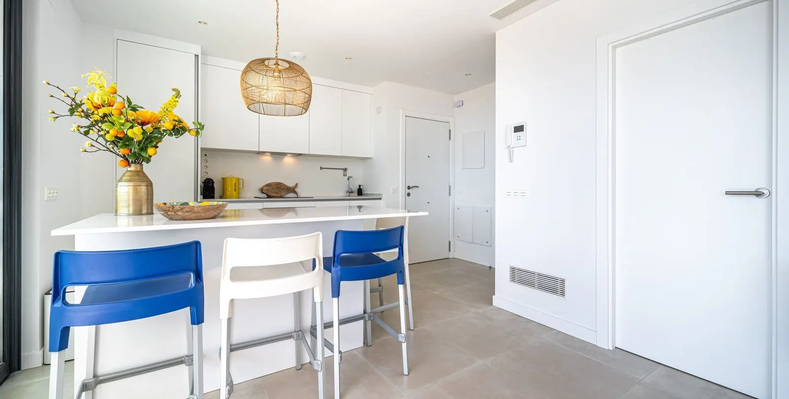 Venta de apartamento en planta media en Fuengirola 2