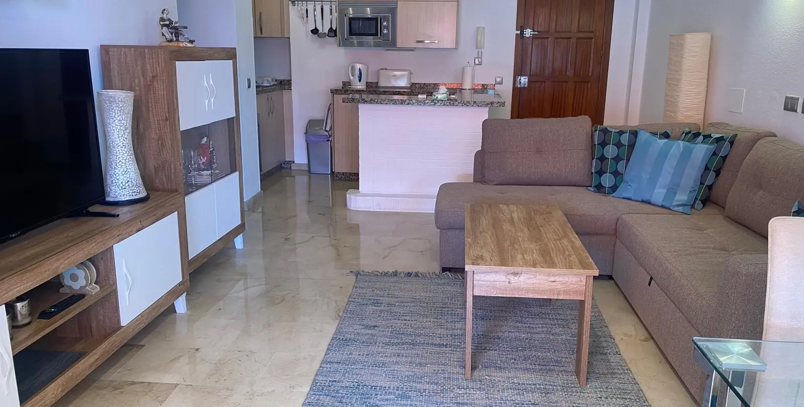 Venta de apartamento en planta media en Fuengirola 2