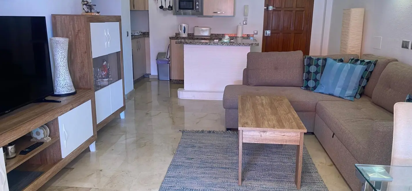 Venta de apartamento en planta media en Fuengirola 1